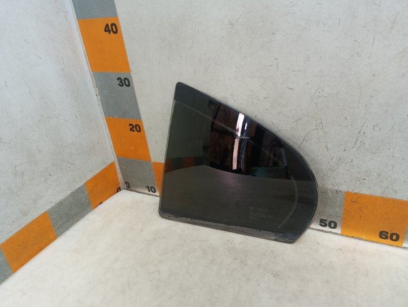 Стекло двери задней левой