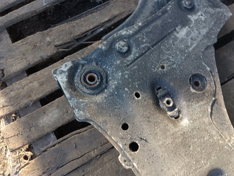 Балка подмоторная