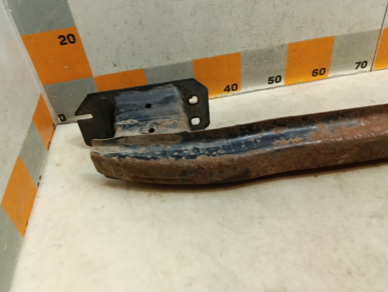 Усилитель заднего бампера