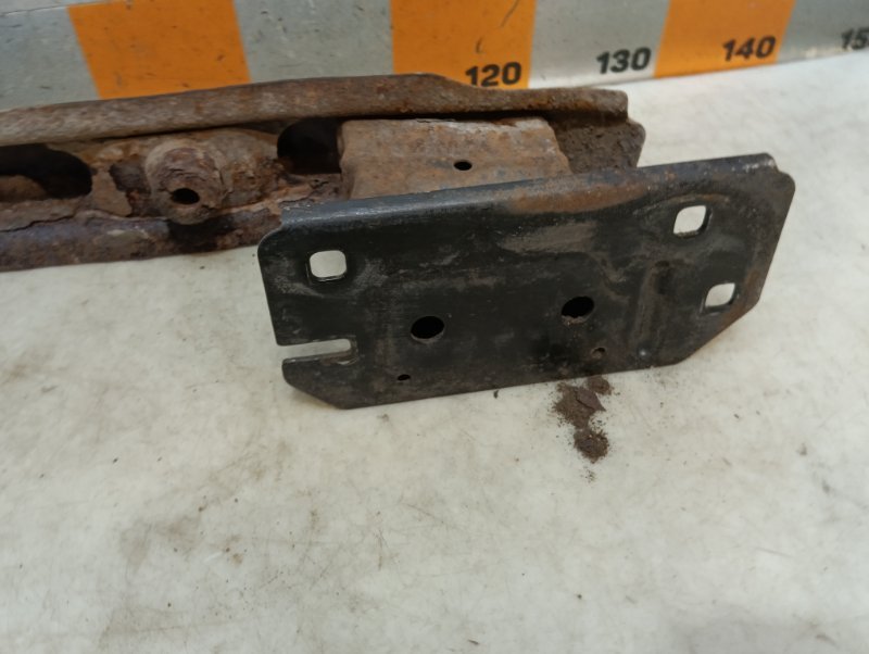 Усилитель заднего бампера