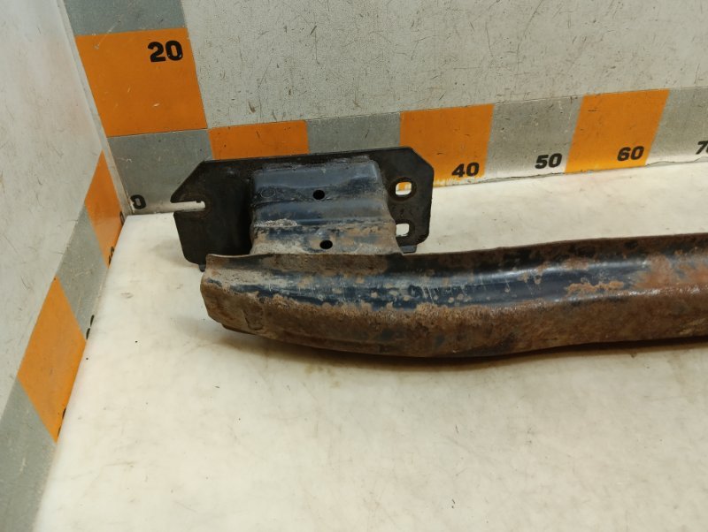 Усилитель заднего бампера