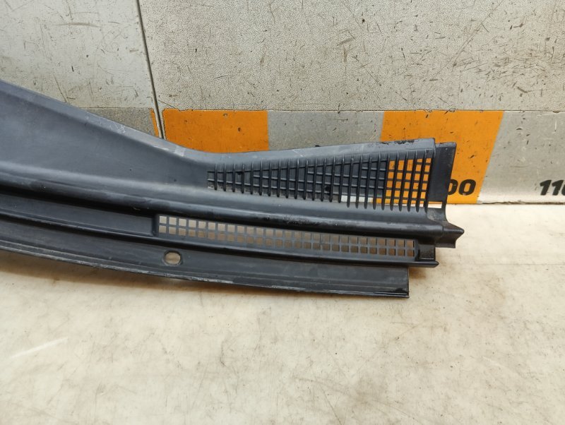 Планка под лобовое стекло