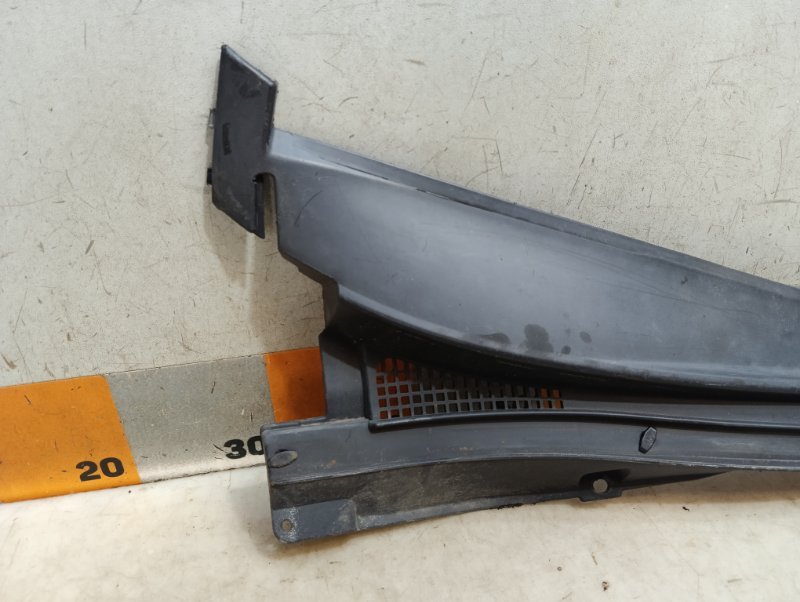 Планка под лобовое стекло