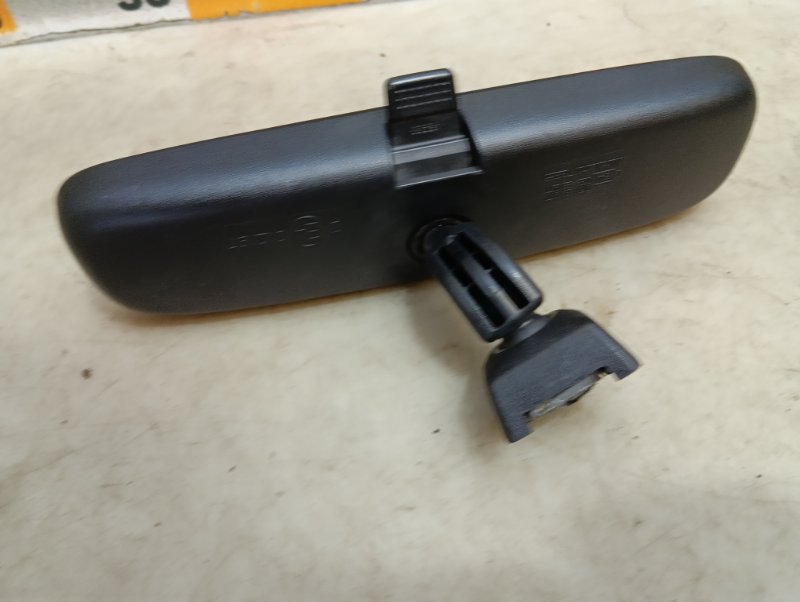 Зеркало заднего вида