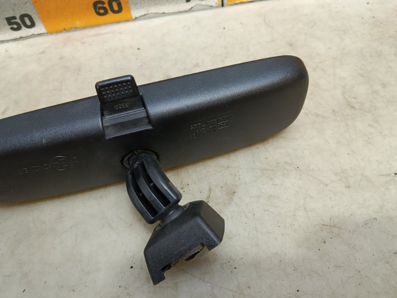 Зеркало заднего вида