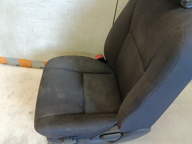 Сиденье переднее левое