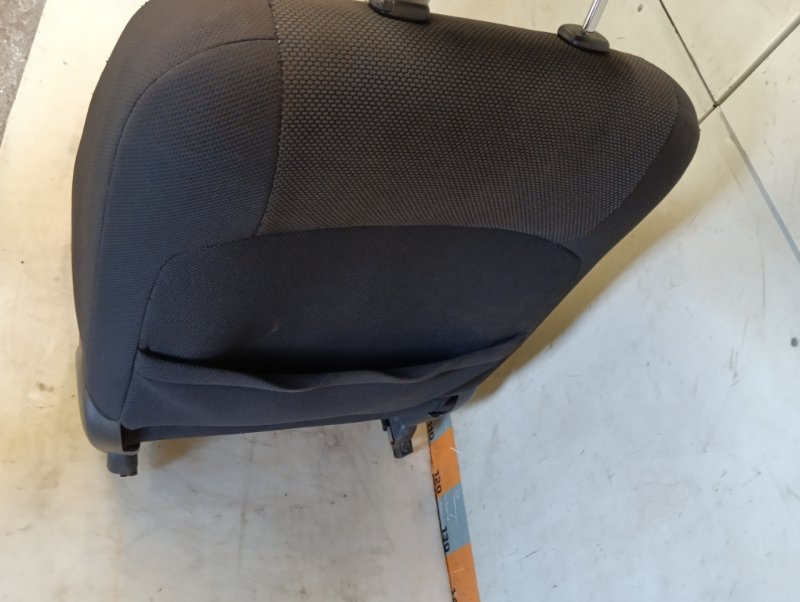 Сиденье переднее левое