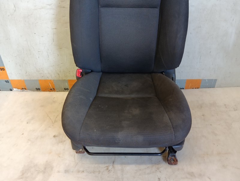 Сиденье переднее левое