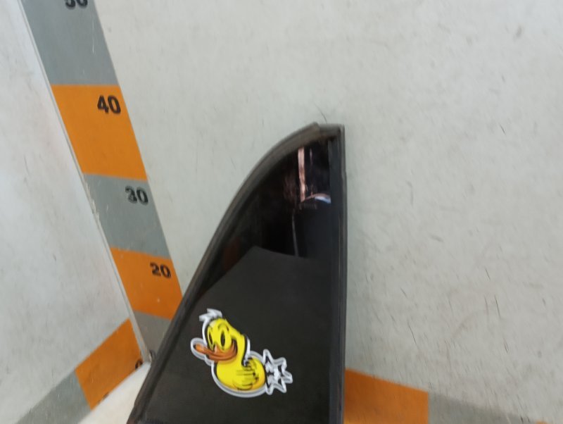 Стекло двери задней правой