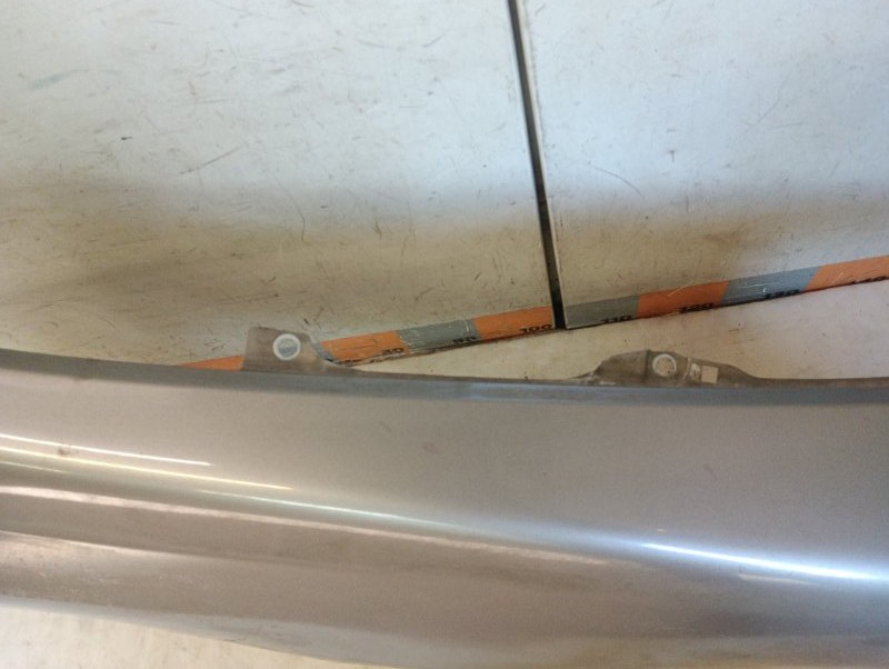 Крыло переднее правое