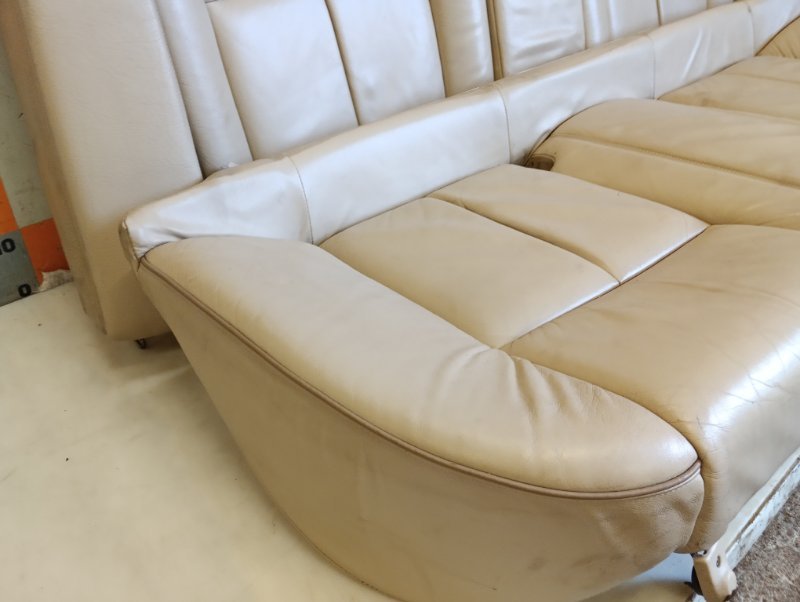 Сиденье салонное