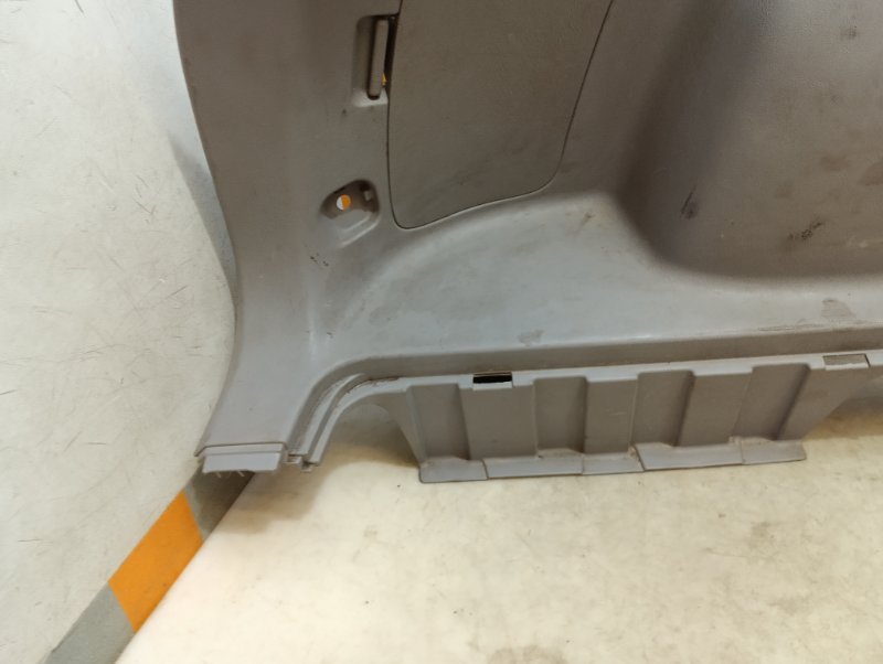 Обшивка багажника