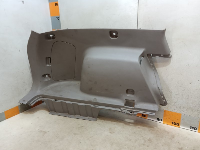 Обшивка багажника