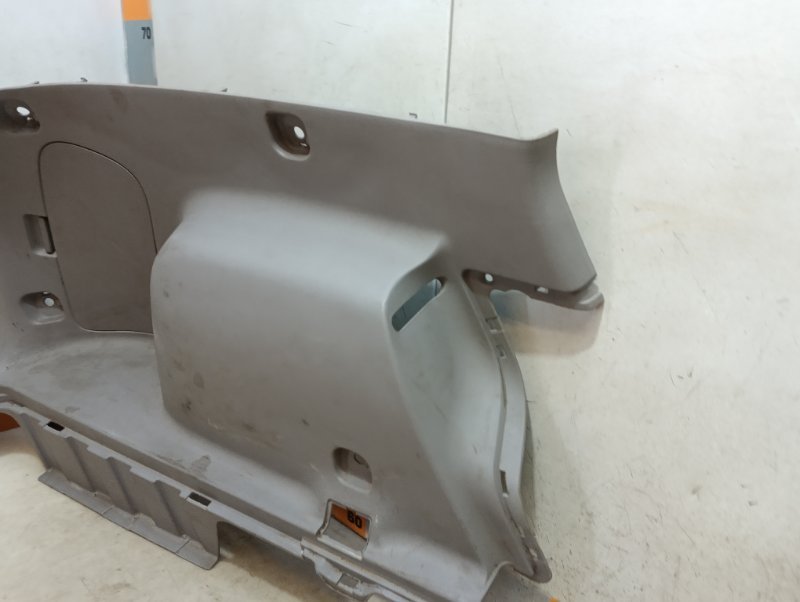 Обшивка багажника