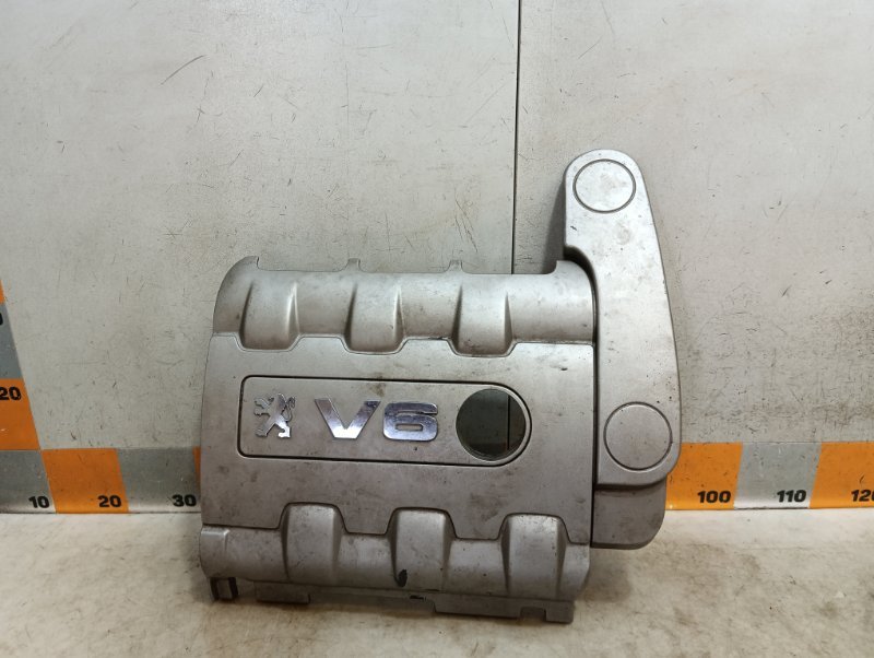 Крышка двигателя