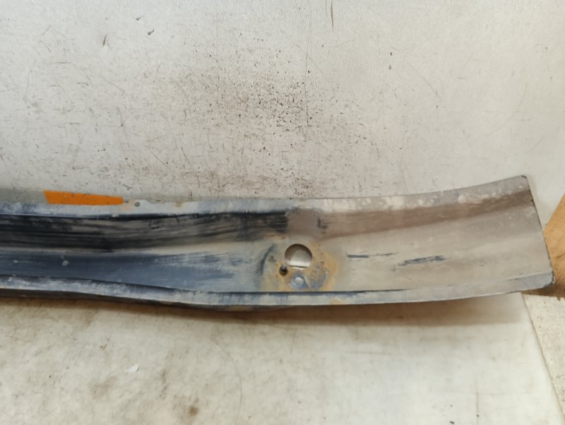 Усилитель переднего бампера