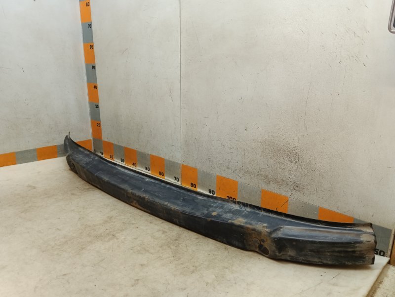 Усилитель переднего бампера