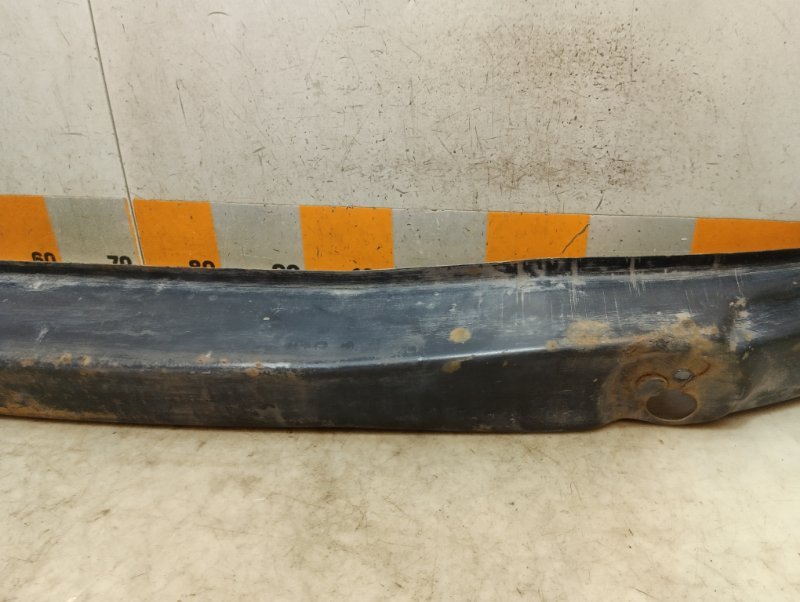 Усилитель переднего бампера