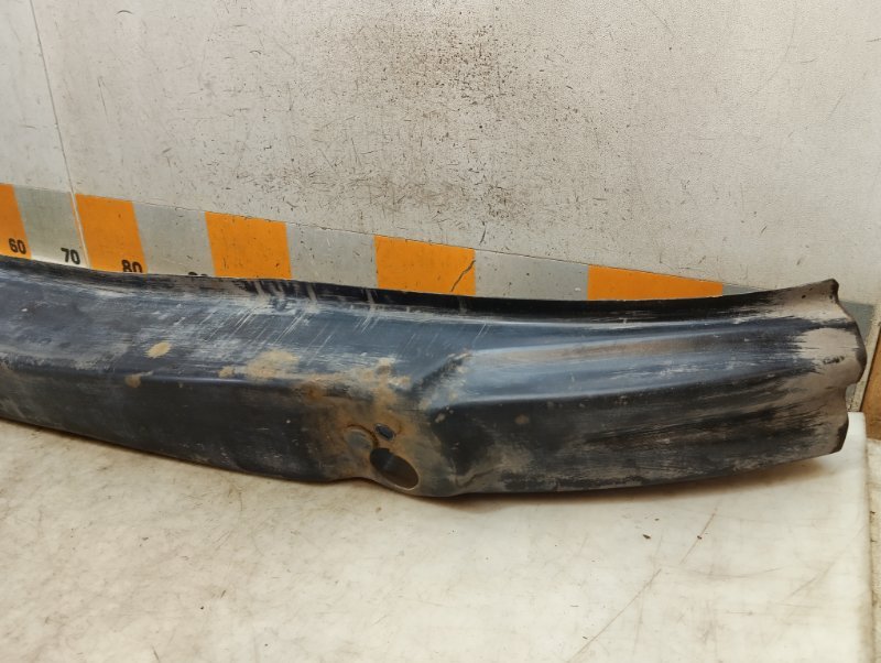 Усилитель переднего бампера