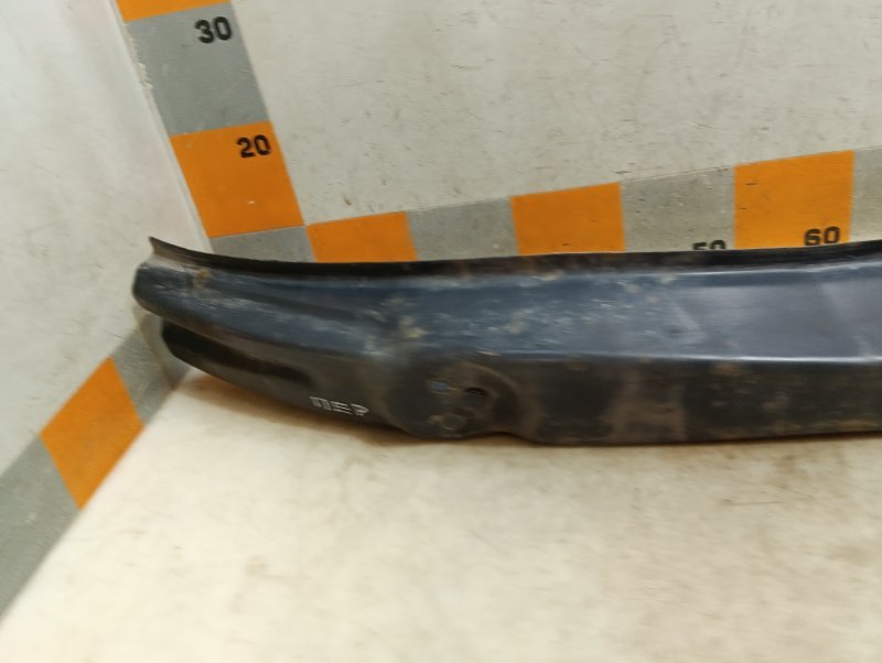 Усилитель переднего бампера