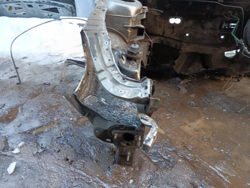 Кузовной элемент