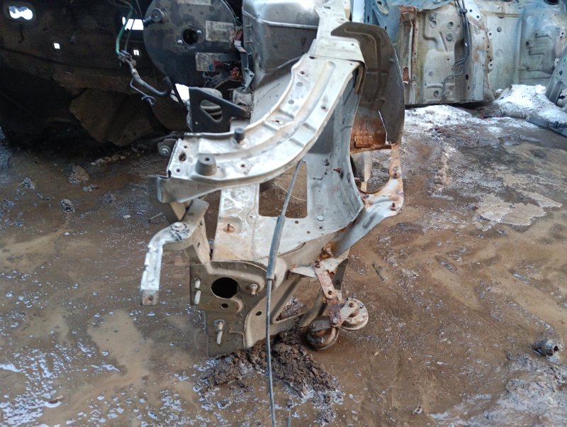 Кузовной элемент