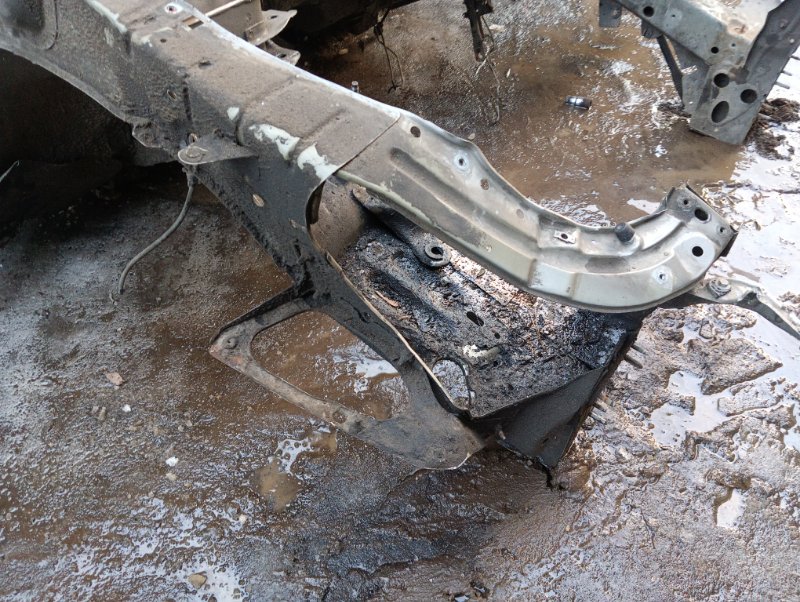 Кузовной элемент