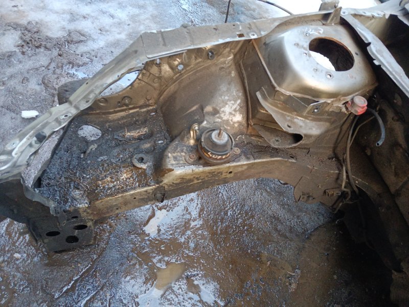 Кузовной элемент