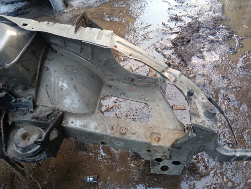 Кузовной элемент