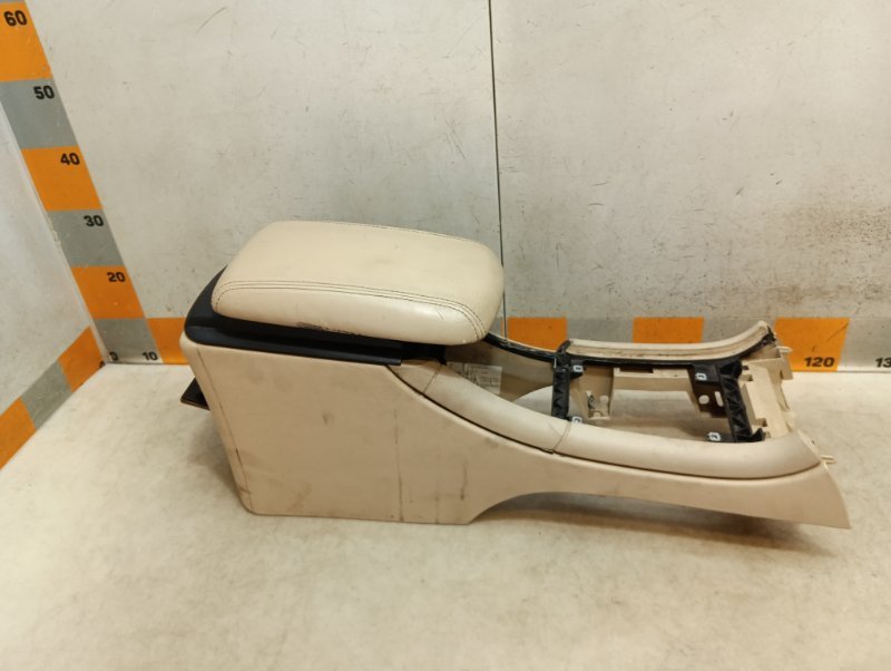 Подлокотник