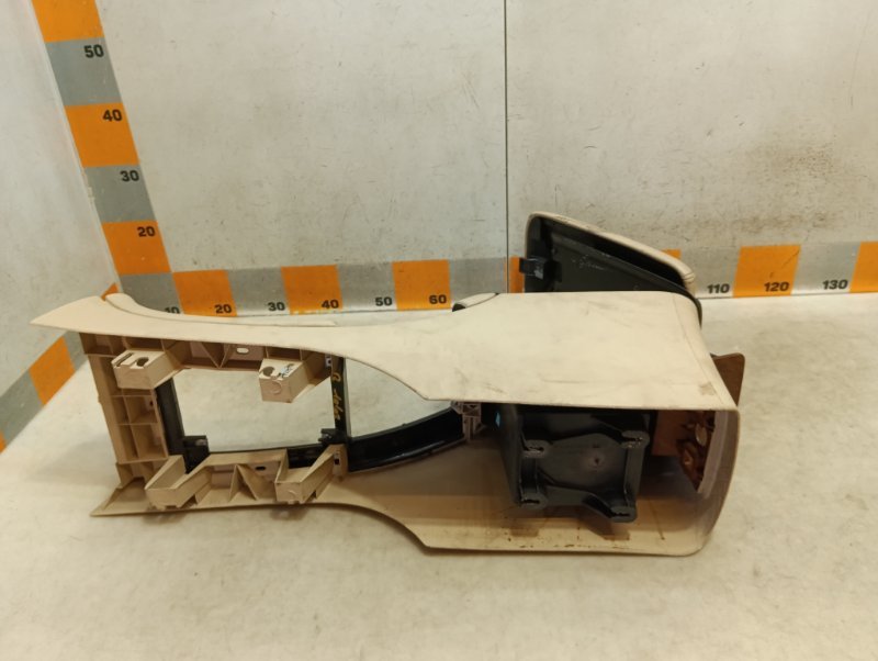 Подлокотник