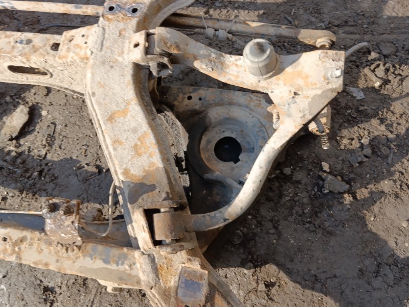 Балка задняя