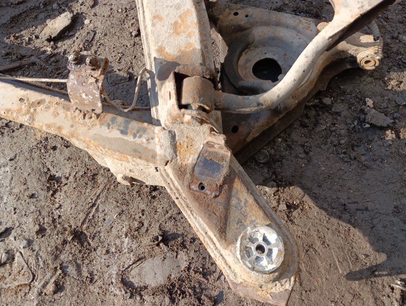 Балка задняя