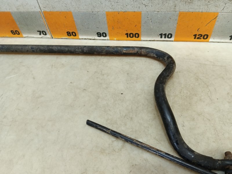 Стабилизатор передний