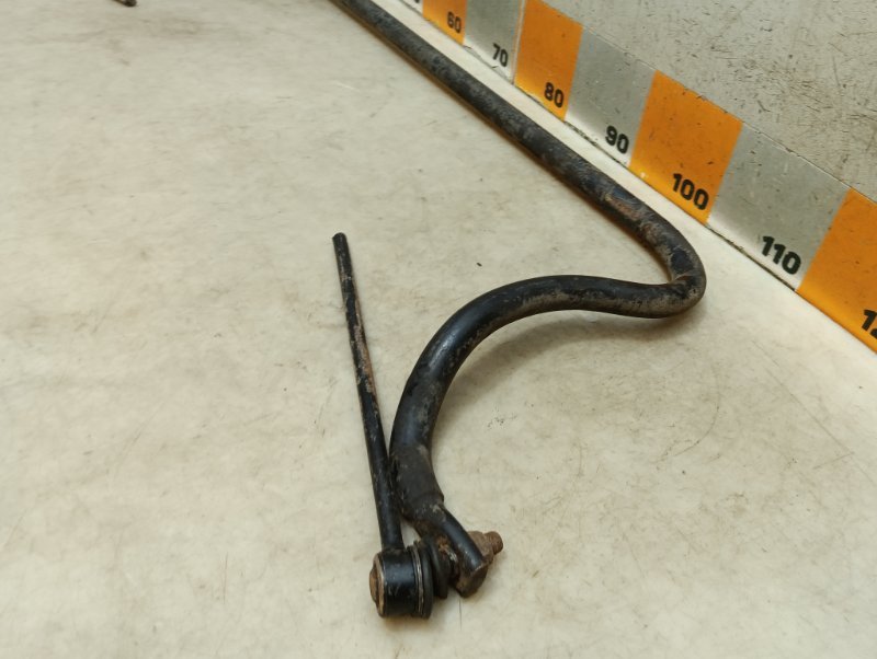 Стабилизатор передний