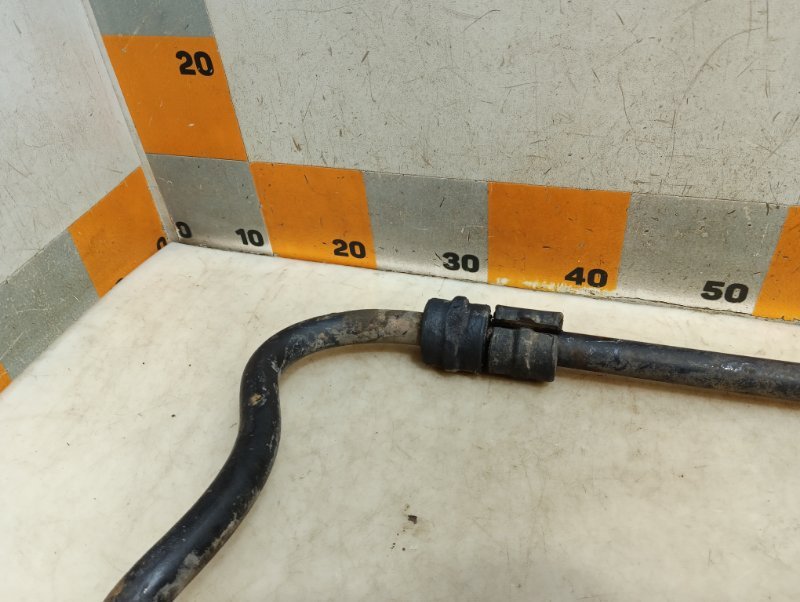 Стабилизатор передний