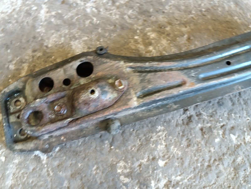 Балка передняя продольная