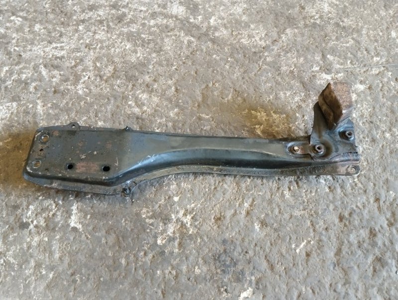 Балка передняя продольная