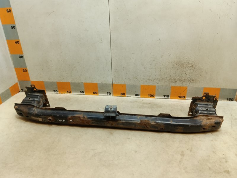 Усилитель переднего бампера