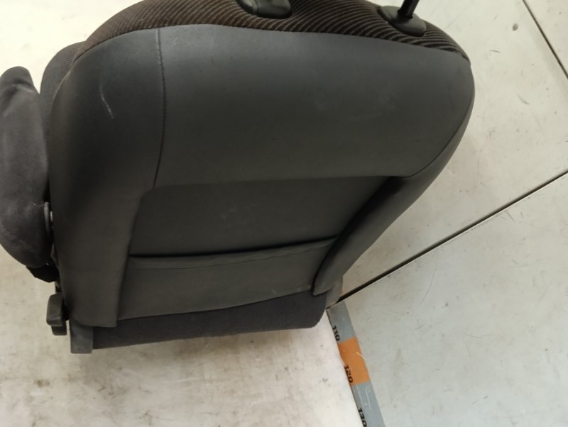 Сиденье переднее правое