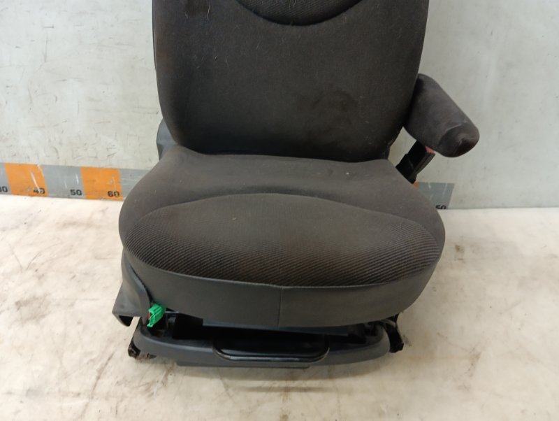 Сиденье переднее правое