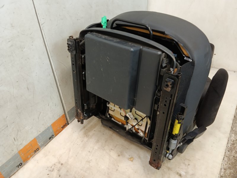 Сиденье переднее правое