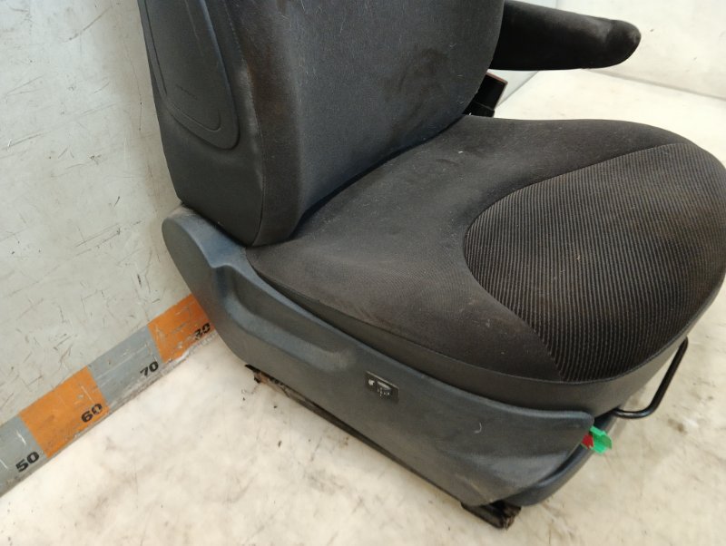 Сиденье переднее правое