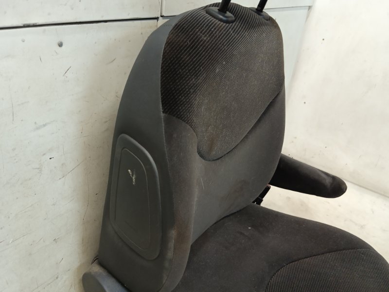 Сиденье переднее правое