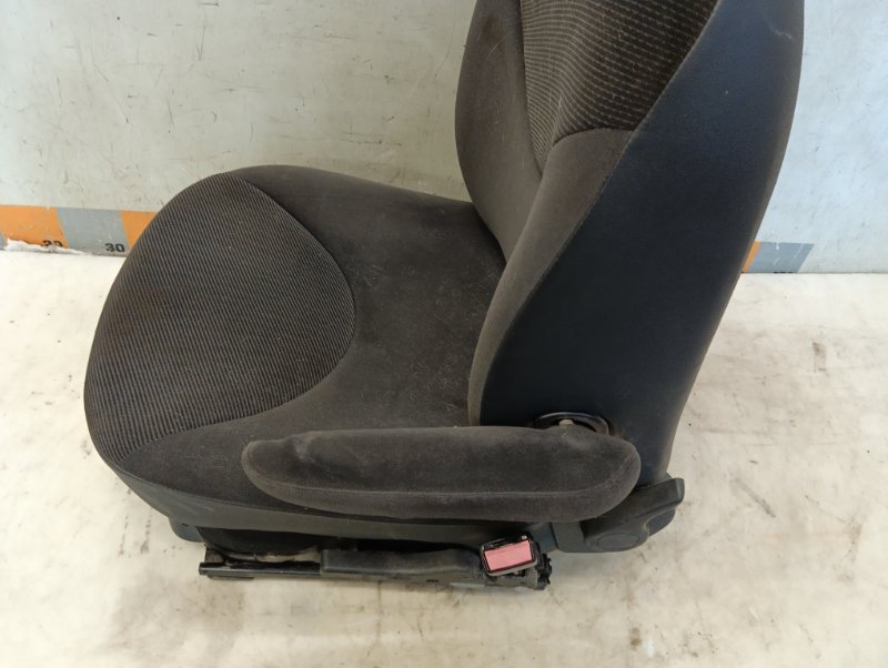 Сиденье переднее правое