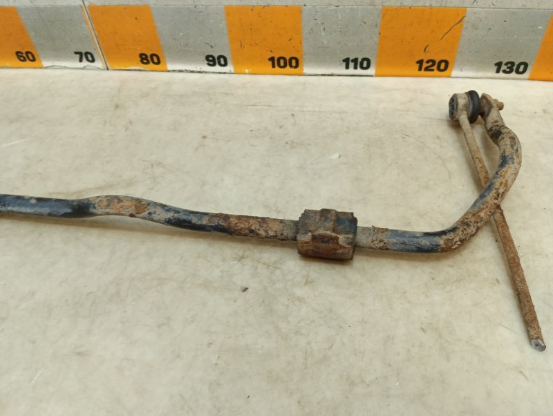 Стабилизатор передний