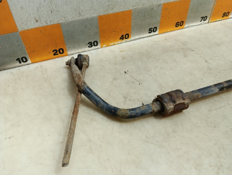 Стабилизатор передний