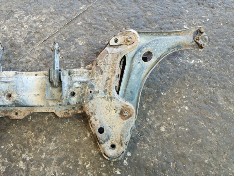 Балка подмоторная