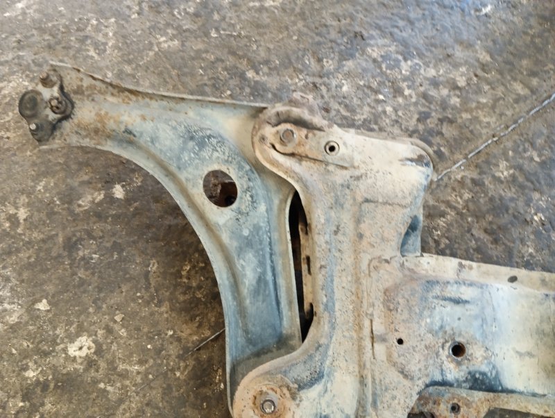 Балка подмоторная