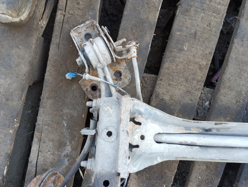 Балка задняя